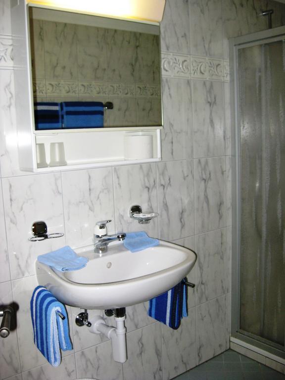 Hotel Pensiun Garni Plaz à Scuol Chambre photo