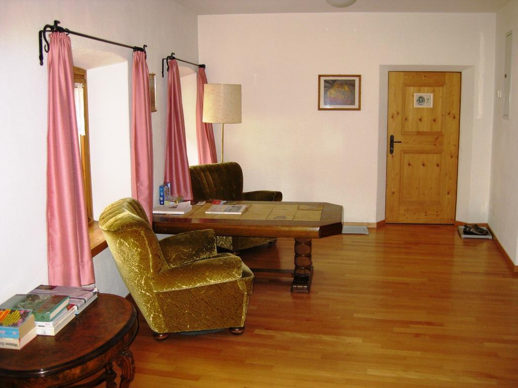 Hotel Pensiun Garni Plaz à Scuol Extérieur photo