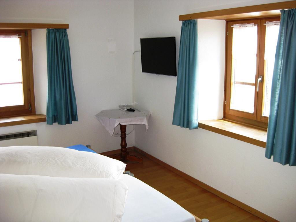 Hotel Pensiun Garni Plaz à Scuol Chambre photo