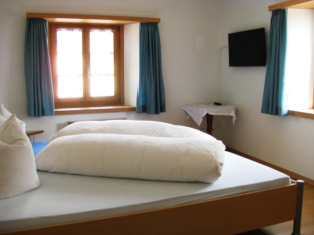 Hotel Pensiun Garni Plaz à Scuol Chambre photo