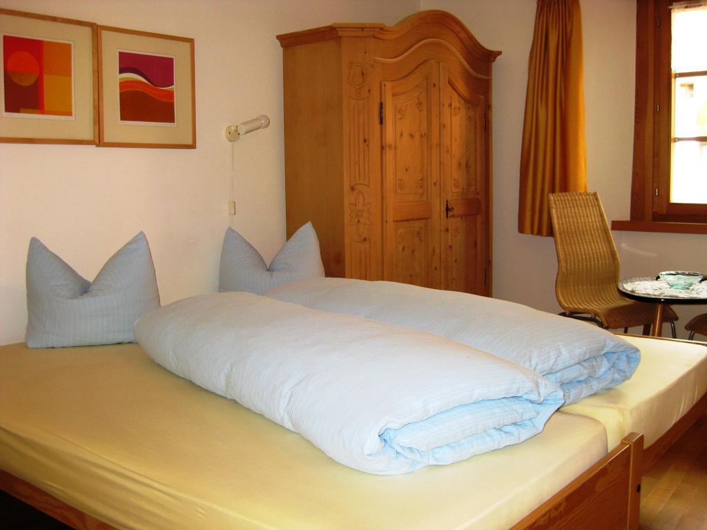 Hotel Pensiun Garni Plaz à Scuol Chambre photo
